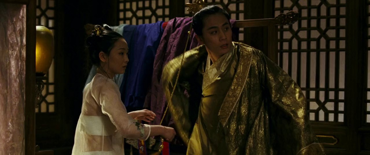 Curse of the Golden Flower (2006) BluRay Hindi + Ta Zh 720p x264 AVC AAC 2.0 ESub.mkv.0002